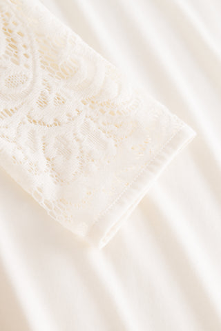 Νυχτικό Πολυτελείας με Δαντελένιο Ντεκολτέ και Μανίκια